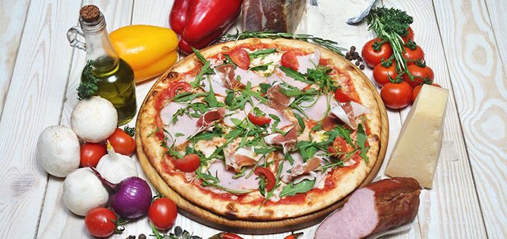 Знижки та акції на всю піцу від служби доставки «Pizza Yolla»