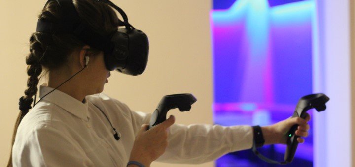 VR helmet for rent at the MirVR club in Odessa. Pay for the promotion. 1