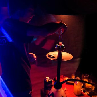 "red lamp" знижки в барі