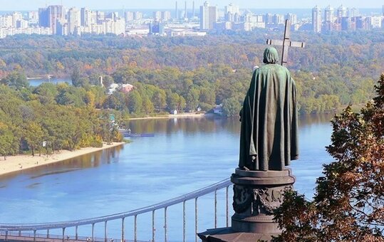 Экскурсии по Киеву от клуба путешествий «Супер Мандри Україною» в Полтаве. Покупайте по скидке.