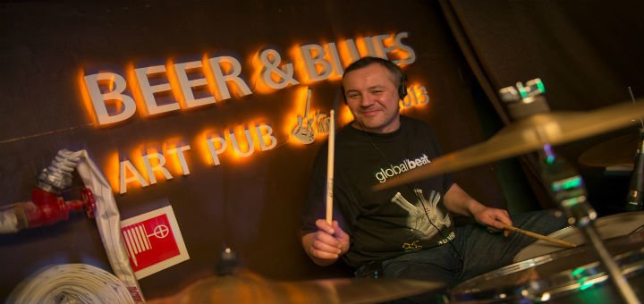 Выступления и живые концерты известных украинских коллективов в Beer&Blues Art Pab в Виннице. Бронируйте столик со скидкой.