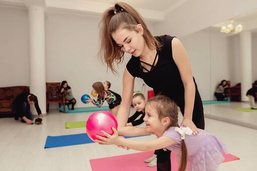 Sports for children in &quot;karins fitness kids&quot; in odessa. sign up with a discount