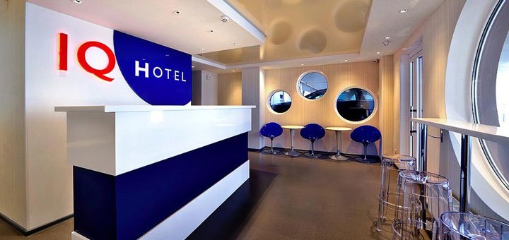 Отель «IQ hotel» в Киеве. Забронировать номер в отеле со скидкой. Отели в Киеве рядом с метро.