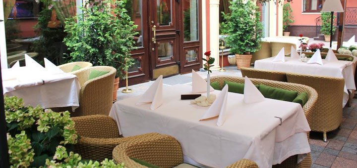Restaurant in the podol plaza hotel. hotel &quot;podol plaza&quot;. book a room at the podol plaza hotel with a discount. hotel in the center of kiev