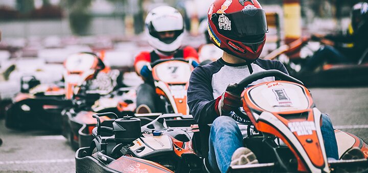 "SkyMall Karting Kiev" is a karting club in Kyiv. Ride the stock.