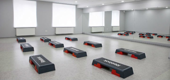 Fitness room in the &quot;fitness house&quot; sports club in vinnitsa. buy passes for group classes at a discount.