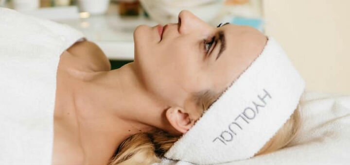 Cosmetologist in beauty el salon zhytomyr