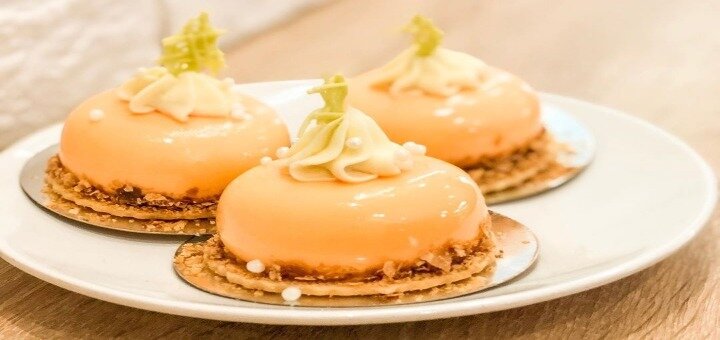 Вкусные десерты на заказ в кондитерской Комарист