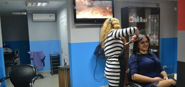Hairdressing salon of the beauty salon &quot;golden&quot; in vinnitsa. sign up for a haircut, dyeing and hair care at a discount.