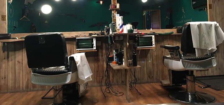 Мужская парикмахерская «Frisor Barbershop» в Киеве. Оплачивайте парикмахерской по акции.