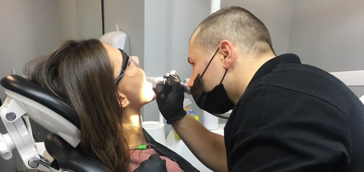 Стоматологія FamilyDent в Одесі. Лікуйте зуби за акцією.2