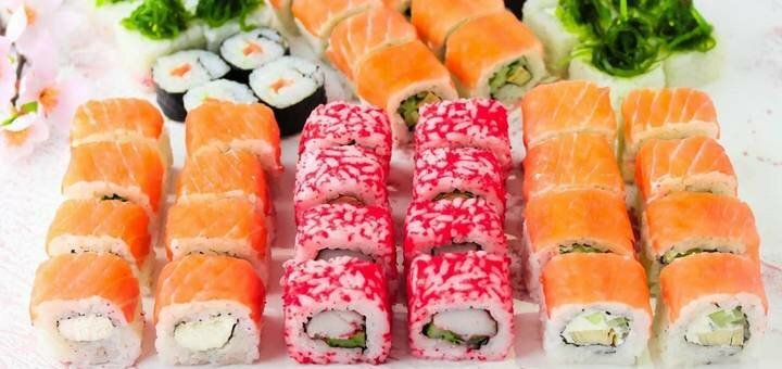 Суші сет з безкоштовною доставкою «sushiroll» в одесі. замовити акцією.