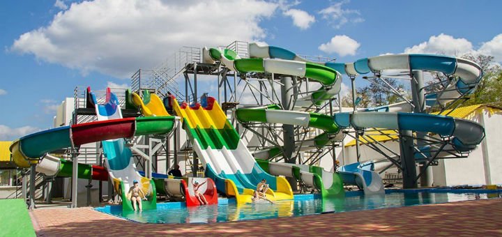 Водні розваги в аквапарку «Happy Day» в Дніпрі. Купуйте квитки зі знижкою.