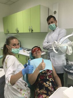 Пломбирование зубов в стоматологии «Майстерня посмішки» в Харькове. Записаться на прием по акции.