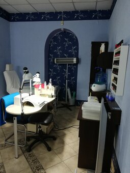 Manicure office &quot;maistrina&quot; in kherson. get a discounted manicure.