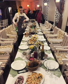 Меню кухні зі знижкою в кафе вежа