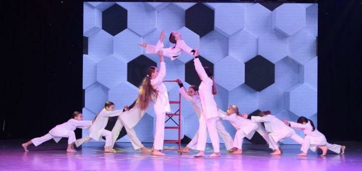 Обучение танцам в «Lysokon Dance Studio» в Киеве. Записаться в школу танцев по скидке.