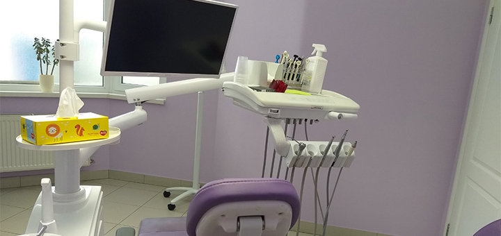 Dentist Yana Pavlova in Odessa. Stock.