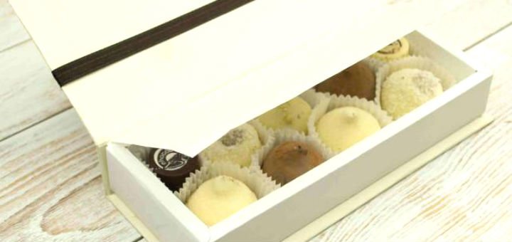 A set of chocolates in the Shokolino online store in Kiev. Buy designer chocolates at a discount.