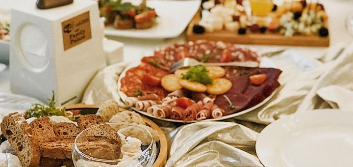 Discount on the cuisine menu in the Family Palace cafe