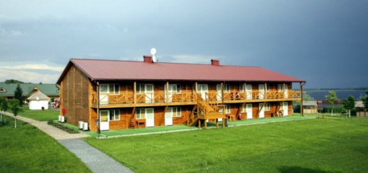 Відпочивайте на базі відпочинку «Берег» за акцією 4