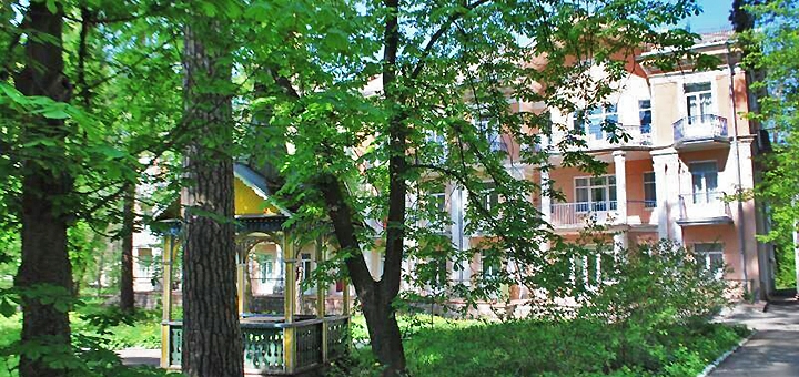 На території санаторію «Україна» у Ворзелі. Замовляйте відпочинок по акціі.2