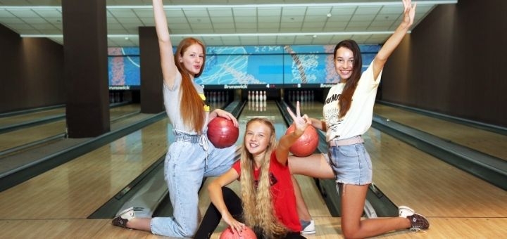 Развлечения по скидке в «Lounge Bowling Club»