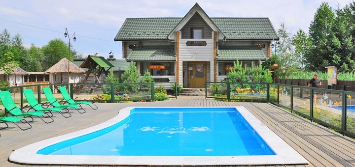 Басейн на базі Nester-House в Світязі