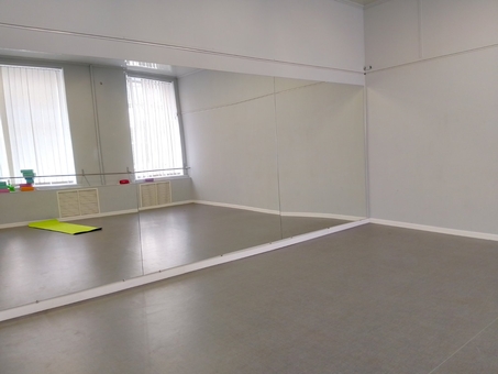 Тренер по акройоге Раиса. Посещайте по акции 13