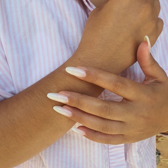 Manicurist Elena. Visit with a special offer of 18.