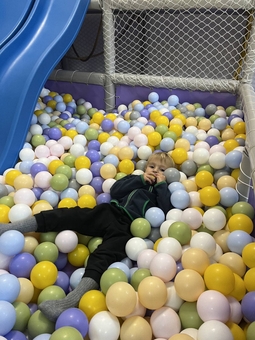 Playroom There are children. Visit with a special offer of 10