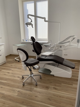 Holosko Dental Center. Visit with a special offer of 13.