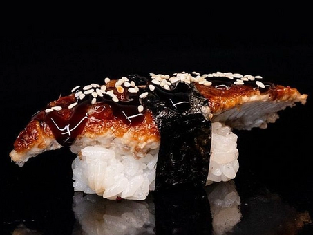 Aki Maki Sushi delivery. Order with a 4% discount.