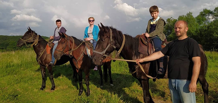 Shenkel Equestrian Club. Visit with a special offer of 13