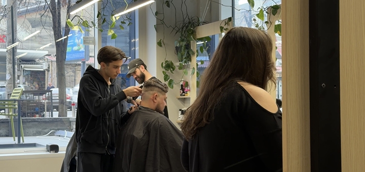 Kim's Barbershop. Visit with a 10% discount.