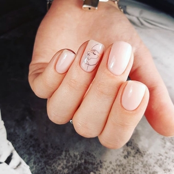 Студия маникюра Gloss up nails. Посещайте по акции 10
