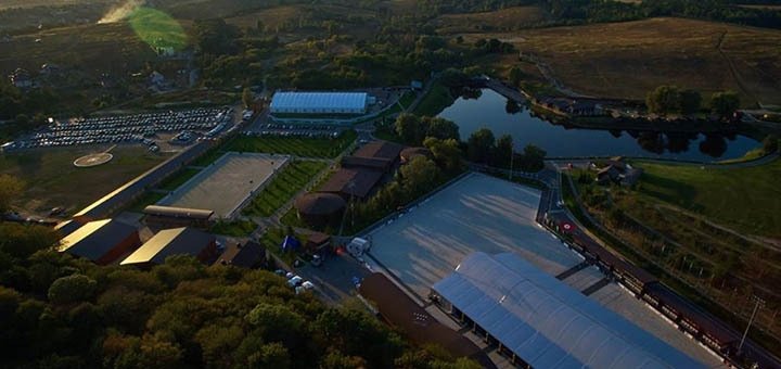 Equestrian club, hotel Equides Club in Lesniki 15