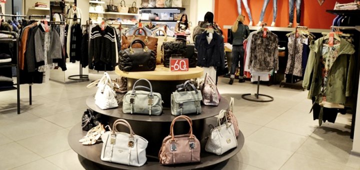 Скидки на сумки в магазинах «Levi`s & Guess»
