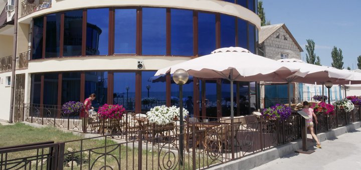 Bar Restaurant at Zatoka Solar