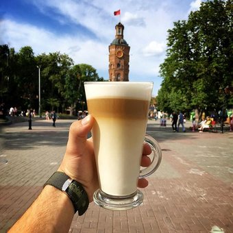 Кофейный напиток в кофейне «BezBrendu» в Киеве. Заказывайте капучино, латте и напитки со скидкой.