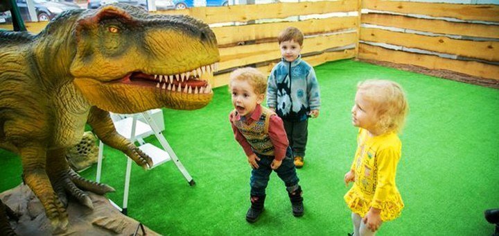 Discounts in the children&#39;s center &quot;dino park&quot;