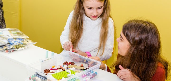 Developing classes in the &quot;le joy&quot; game library in dnipro. play for the promotion.