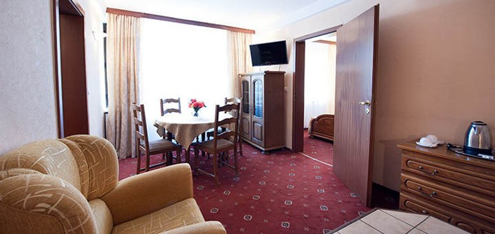 Discounts for holidays at premier hotel lybid16