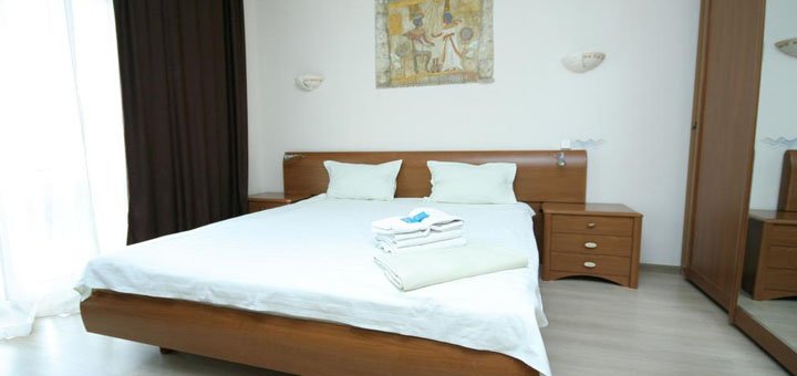 Discounts for holidays in "real home apartments in kiev center" 8