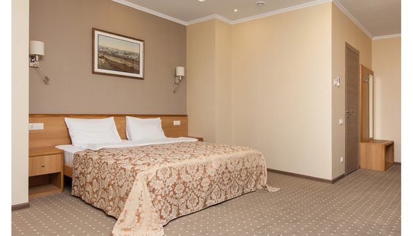 Discounts for holidays in the hotel "Alexandrovskiy" 35