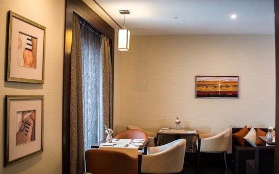Лаунж-зона в отеле «Premier Palace Hotel Kharkiv» во Львове. Снять номер со скидкой