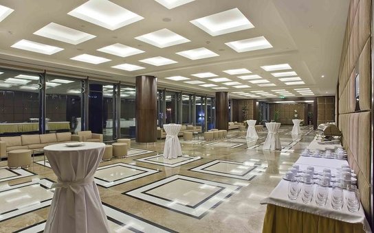 Ресторан в отеле «Premier Palace Hotel Kharkiv» во Львове. Снять номер по акции